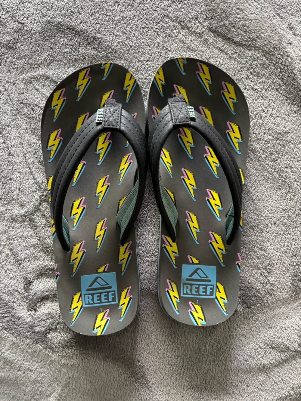 Boys Reef Little Ahi Flip Flops - size 1